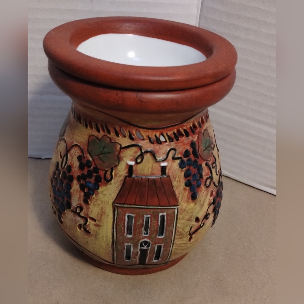 Lang Melting Pot/Wax Warmer  Ceramic Grapevine/House Design - Picture 2 of 10